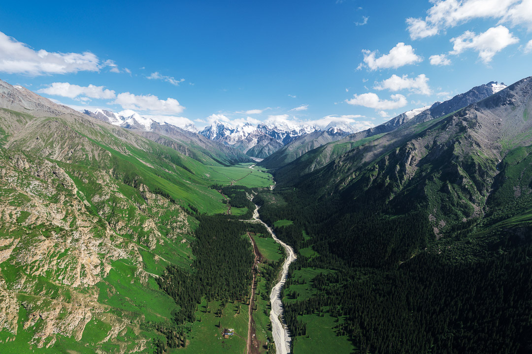 自然风光_夏塔航拍全景-1